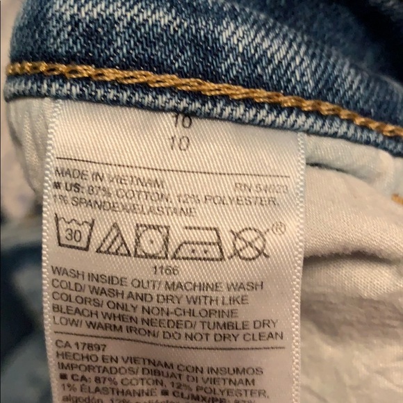 Size 10 Old Navy Shorts - Picture 4 of 4